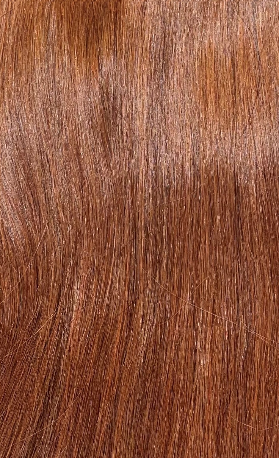 Indisk Tempelhår Tape Extensions selges i pakker av 10 festen som utgjør 5 sandwiches. Festene er 3 cm brede og 0,5 cm i høyden. Leveres i lengdene 25, 35, 45, 55cm. Håret er Double Drawn