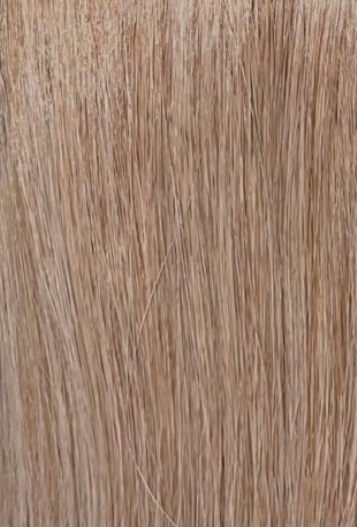 Indisk Tempelhår Tape Extensions selges i pakker av 10 festen som utgjør 5 sandwiches. Festene er 3 cm brede og 0,5 cm i høyden. Leveres i lengdene 25, 35, 45, 55cm. Håret er Double Drawn